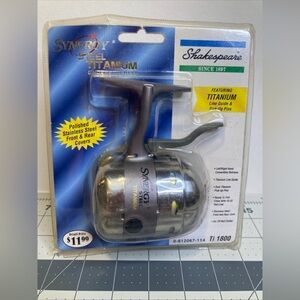Shakespeare Synergy TI 1800 Fishing Reel New in Package